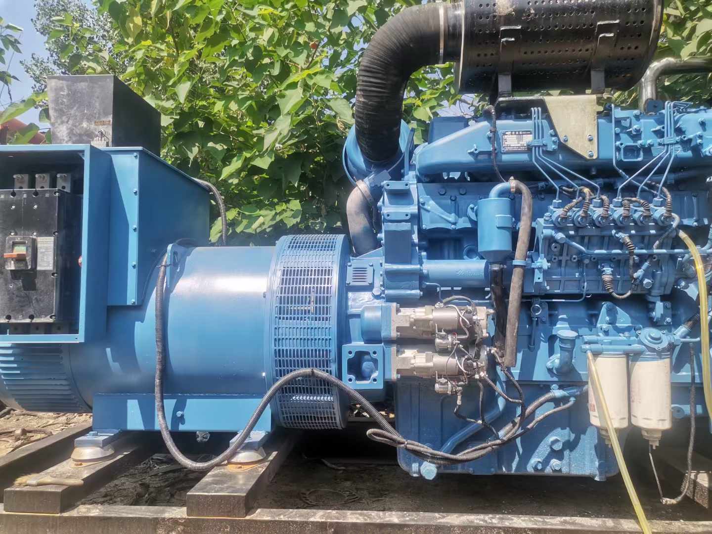 铜鼓详细说明降低 800kW 柴油发电机输出电流波动的方法